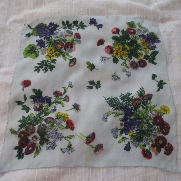 Light blue floral 1950s scarf - Picture 2 of 6